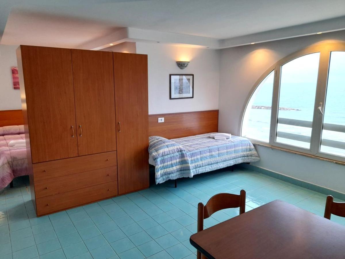Casa Vacanze Elianto Anzio Exterior foto